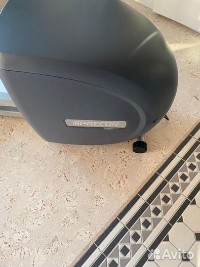 Эллиптический тренажер Precor EFX225 120V