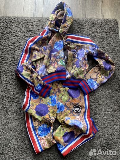 Спортивный костюм женский