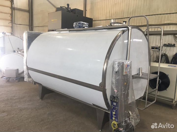 Охладитель молока закрытого типа 3000 литров