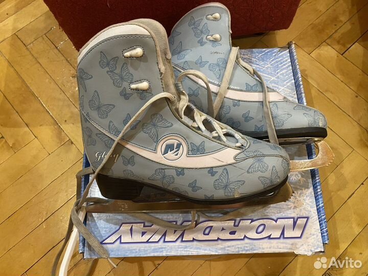 Коньки женские 37