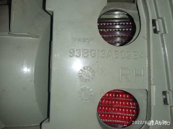 Фонарь задний правый Ford Mondeo 1