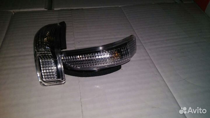 Поворот в зеркало тойота