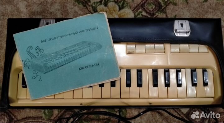 Музыкальный синтезатор 