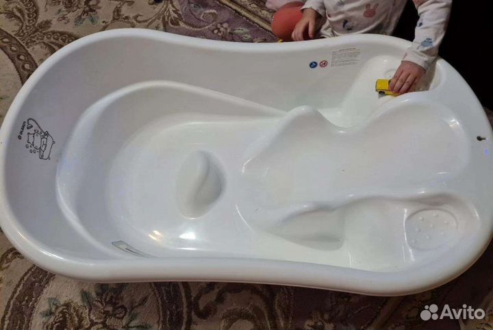 Ванночка для купания новорожденного с термометром