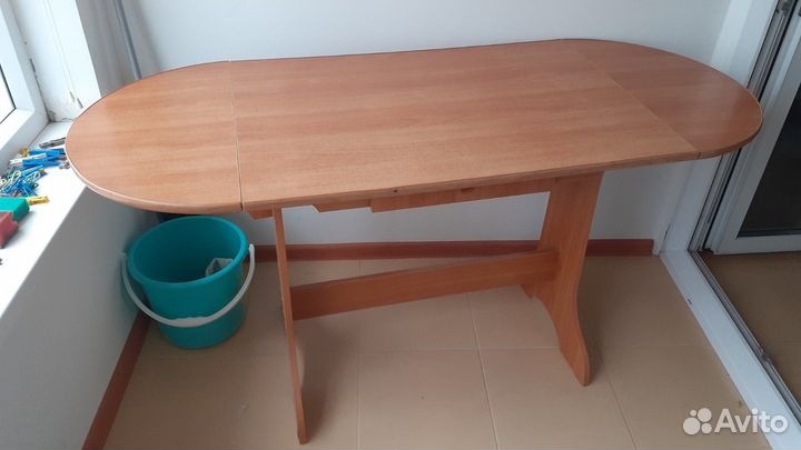 Продам стол