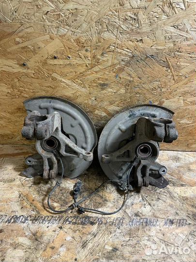 Кулаки передние Рено Меган 2 Сценик 2