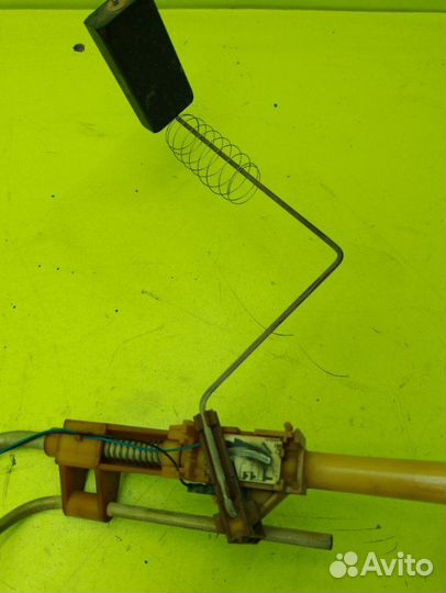 Датчик уровня топлива Volkswagen Passat B3 KR 1989