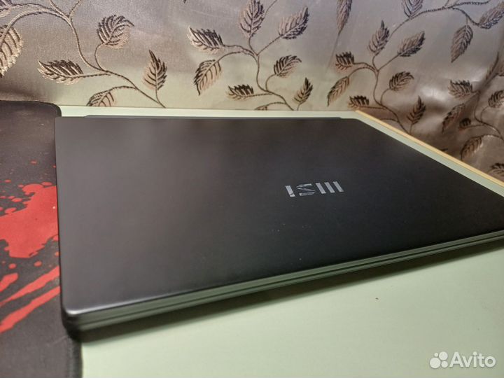 Игровой ноутбук msi modern 14 C12M-230