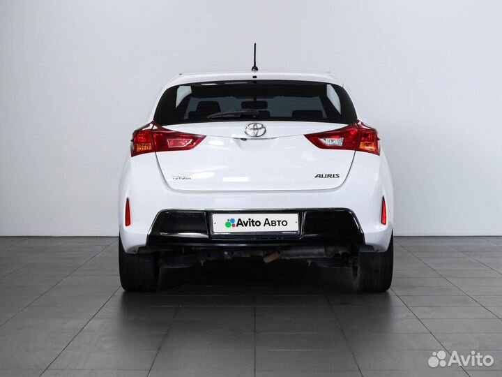 Toyota Auris 1.6 CVT, 2013, 132 690 км