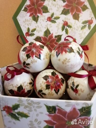 Новогодние шары на ёлку