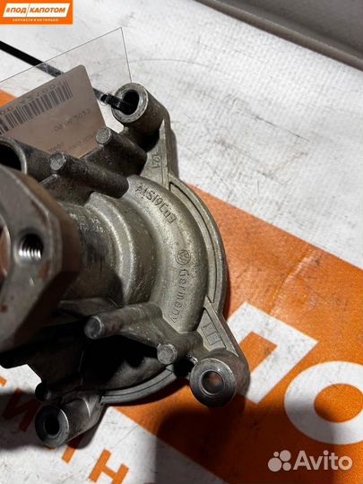 Водяная помпа Volkswagen 03C121008B