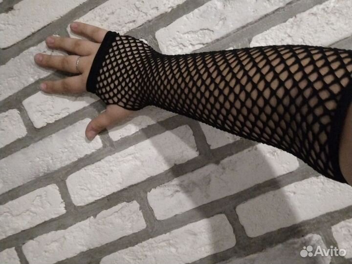 Перчатки,2 шт.1 пара,купила не подошли 11-12 лет