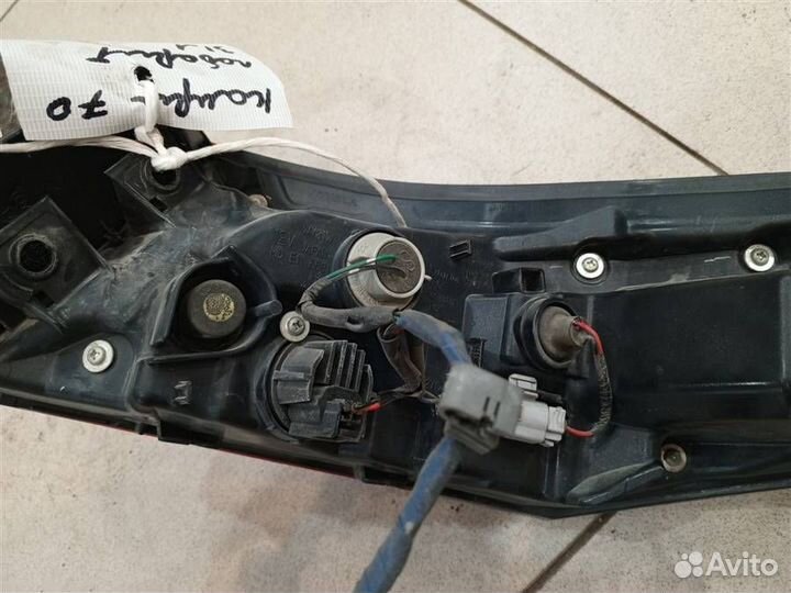 Фонарь задний наружный левый Toyota Camry