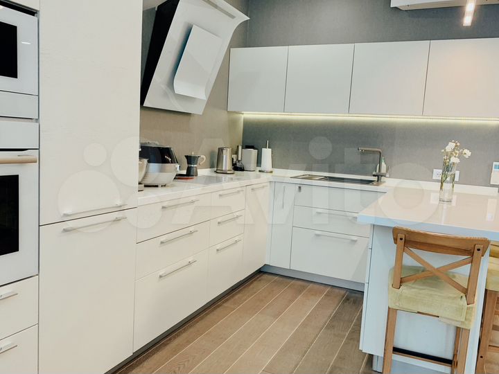 3-к. квартира, 104 м², 21/21 эт.