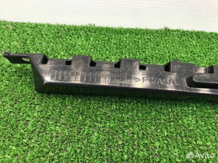 Кронштейн бампера задний правый Mercedes-Benz