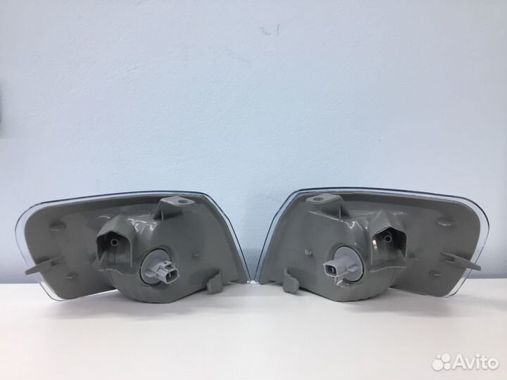 Габариты Toyota Corolla 97-00 комплект