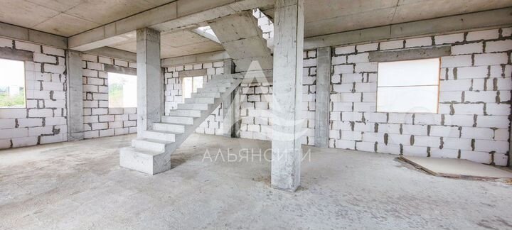 Дом 214 м² на участке 6,2 сот.