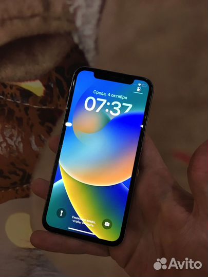 iPhone X, 64 ГБ