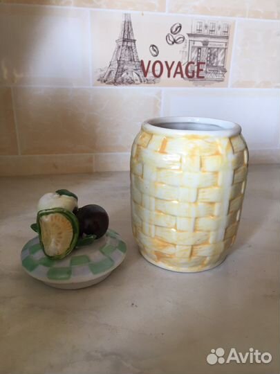 Банка для сыпучих продуктов