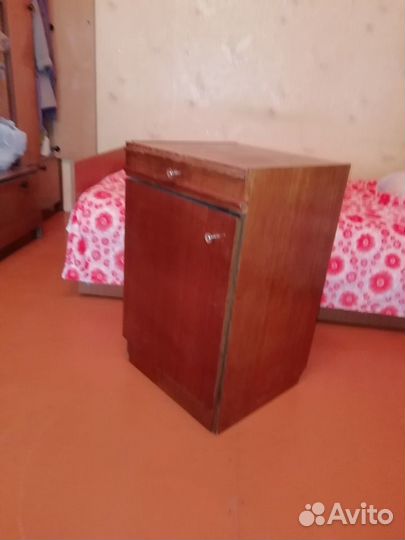 Тумбочка для разных нужд