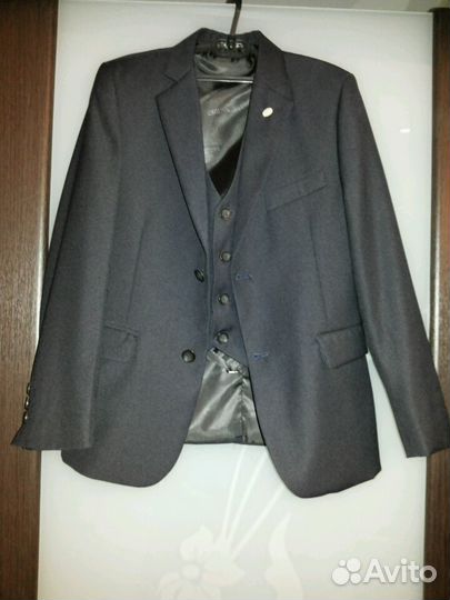 Пиджак+жилетка р 56 на 1-2 класс Темно синий цвет