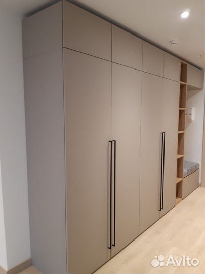 Шкаф распашной