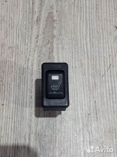Кнопка подогрева сиденья Nissan primera P12 Прав