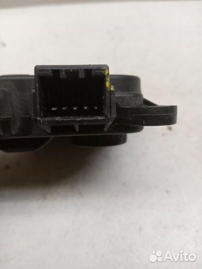 Сервопривод заслонок печки передний правый Hyundai