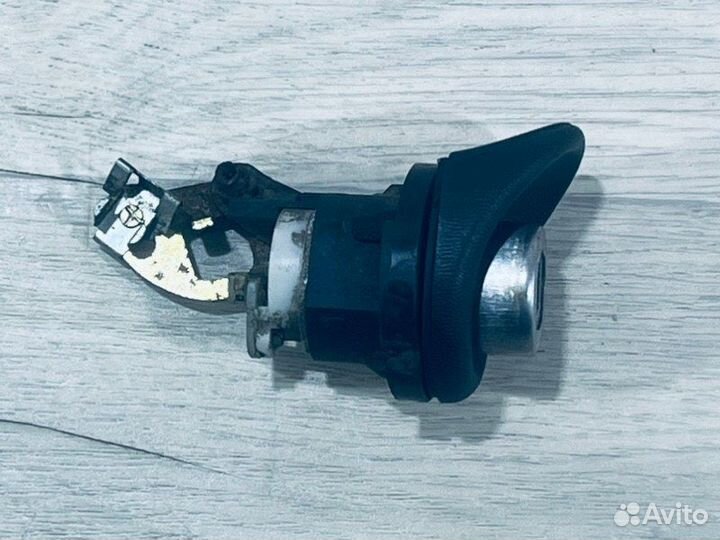 Вставка замка багажника Renault Logan седан K7M