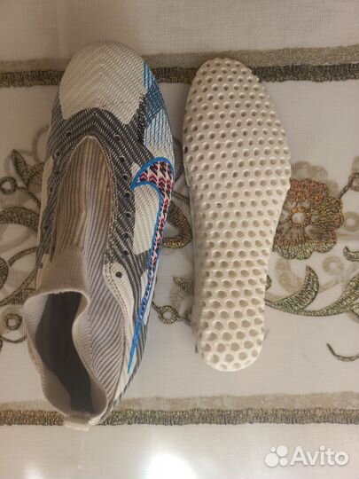 Футбольные бутсы nike