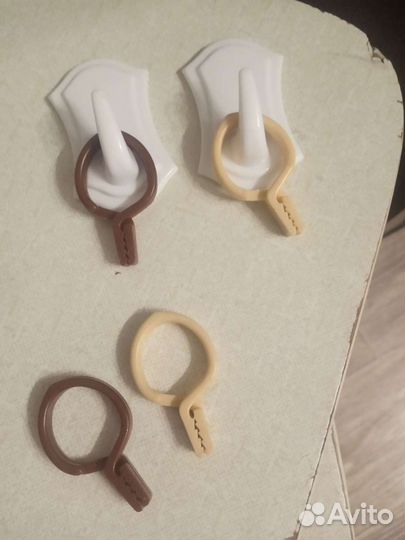 Ручки, уголки, крючки и другие хозмелочи