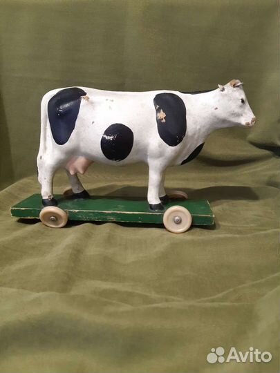 Игрушка Корова на колесиках СССР