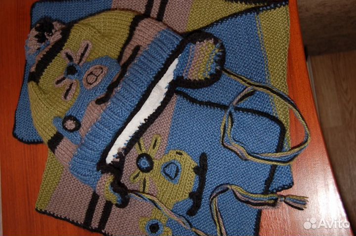 Вязаные шапочка и шарф