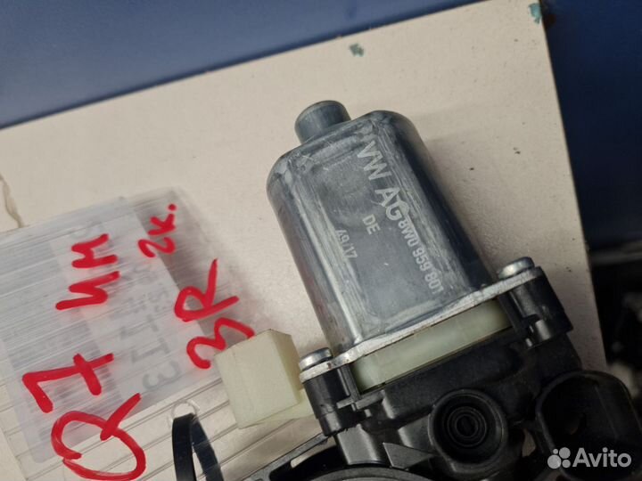 Моторчик стеклоподъёмника задний правый Audi Q7 4M