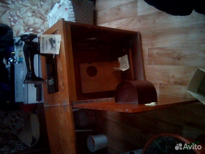 Швейная машина 