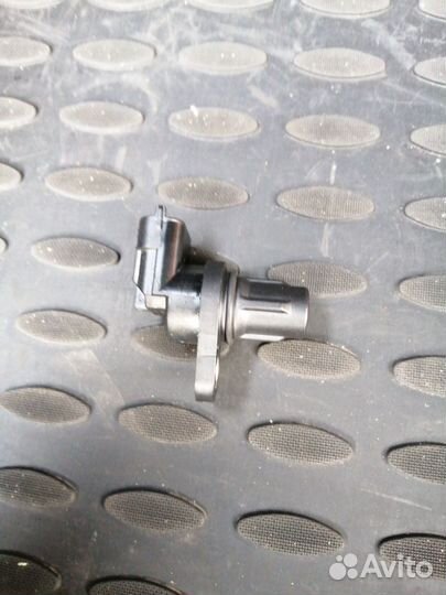 Датчик положения распредвала Mercedes A2729050043