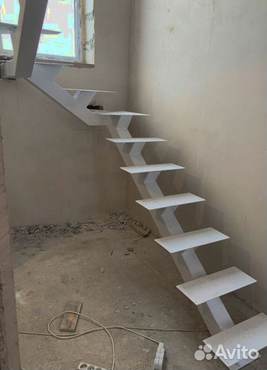 Г-образная лестница