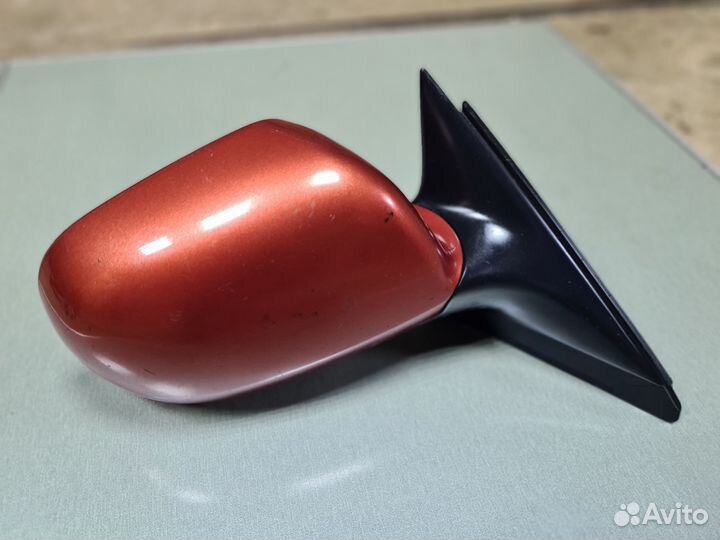 Правое боковое зеркало Audi A4