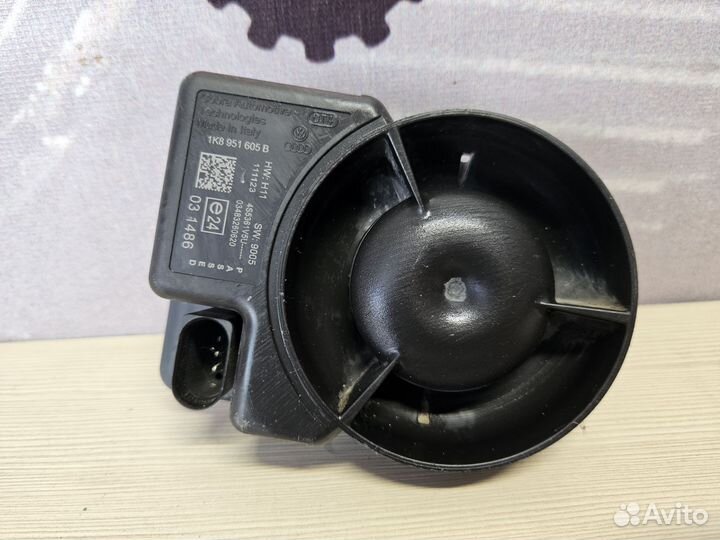 Сирена штатной сигнализации Volkswagen Passat b7