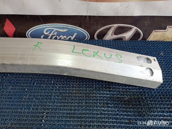 Усилитель бампера задний Lexus Rx350 2010