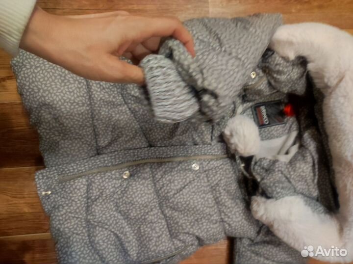 Зимнее пальто (пуховик) на девочку на 4 -5 лет