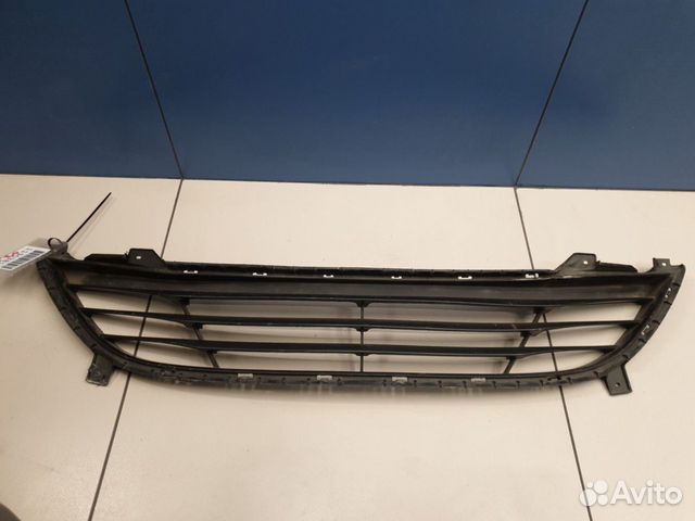 Решётка в бампер центральная Hyundai i40 2011-2019