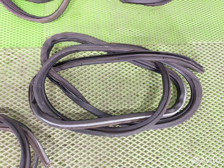 Уплотнители дверных проемов Chevrolet Tahoe GMT400