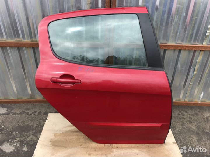 Дверь задняя правая Peugeot 308