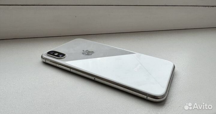 iPhone X, 64 ГБ