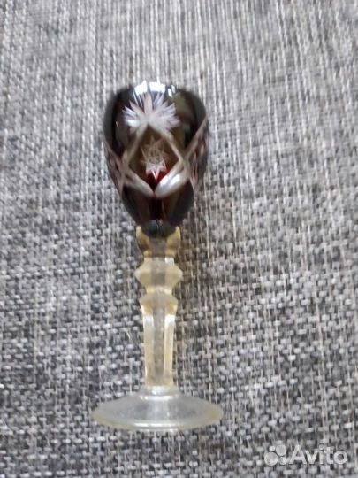 Графин рубинового стекла