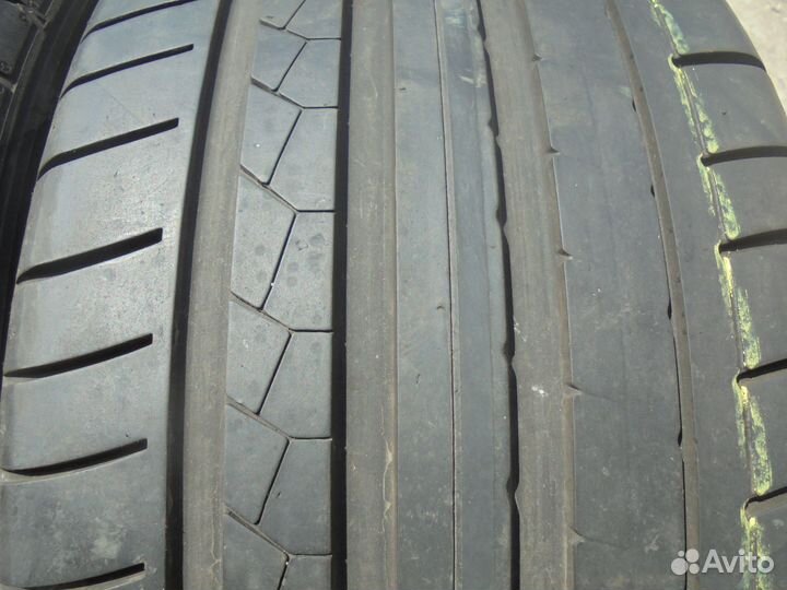 Dunlop SP Sport Maxx 235/35 R19