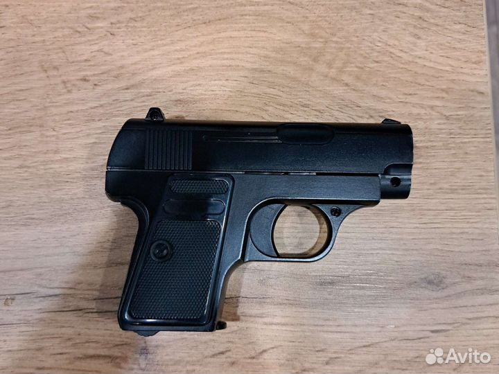 Пистолет игрушечный