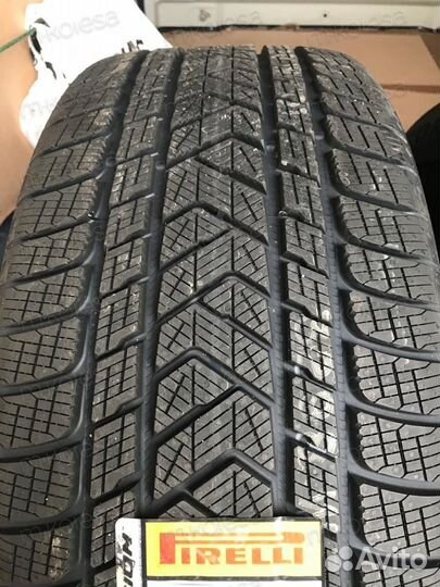 Pirelli Scorpion Winter 285/40 R22