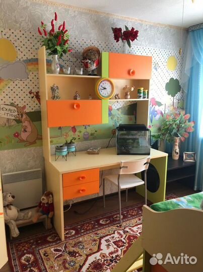 Кровать-чердак, шкаф, письменный стол